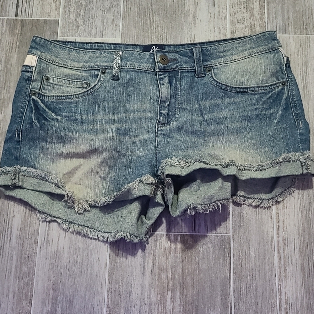 Womens Authentic Icon blue denim shorts 5 pocket with stars size 28